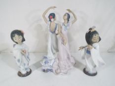 Lladro - Three figurines by Lladro to include 5601 'Ole',