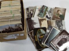 A good collection in excess of 700 early period UK and Foreign postcards including subjects,