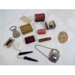 A good mixed lot to include a Chinese gilded lidded trinket box, a Jahnckes pill box,