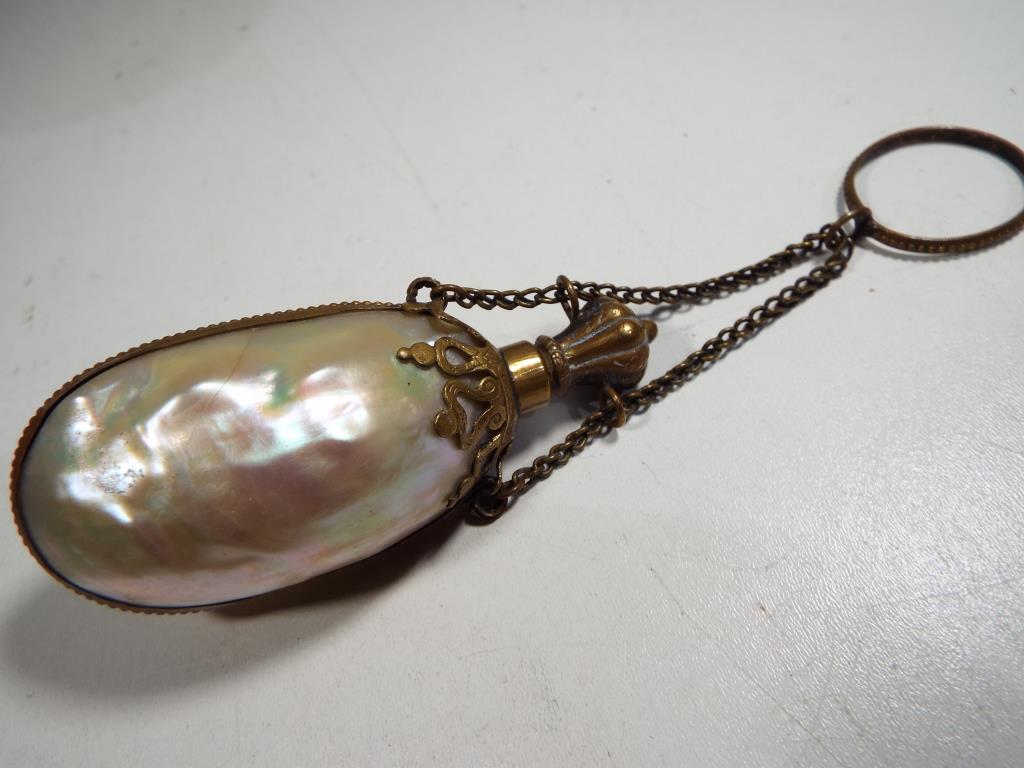 A mid 19th century French Mother of Pearl Chatelaine stoppered perfume bottle with yellow metal - Image 5 of 6