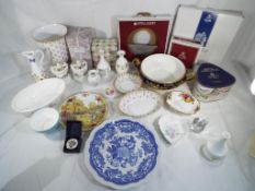 A good mixed lot of ceramics to include Royal Albert Old Country Roses, Royal Worcester, Aynsley,