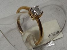 A lady's 9 carat gold 50 point 1/2 carat diamond solitaire ring, approx 2.