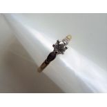 A lady's 18 carat yellow gold diamond soliaire ring, size K+1/2, approx weight 1.