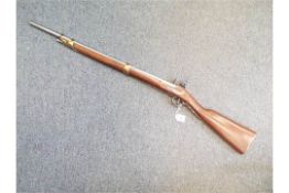 A replica French sporting flintlock rifle with working action - Est £20 - £40 - This lot MUST be