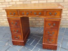 A pedestal desk 79 cm (h) x 92 cm (w) x 54 cm (d) - This lot MUST be paid for and collected,