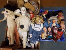 Dolls - a quantity of UK and foreign dol