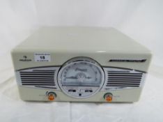 A retro style Auna Classic Phono turntable and radio system in cream Est £20 - £40
