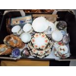 A good mixed lot to include ceramics by Royal Albert decorated in the Old Country Roses pattern,