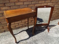 A mahogany swing dressing mirror and an oak side table approx 72cm x 59cm x 40cm This lot MUST be