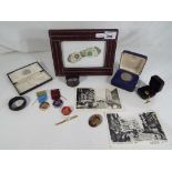 A good mixed lot to include a Liverpool Cathedral Jubilee commemorative coin,