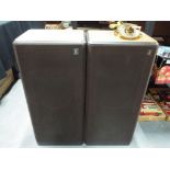 A pair of vintage acoustic research speakers approximately 79 cm x 36 cm x 28 cm (2)