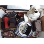 A good mixed lot to include a collection of vintage cameras by Kodak Instamatic, Kingstone, Colonet,