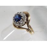 A lady's 9ct gold sapphire ring, size N, approx weight 3.