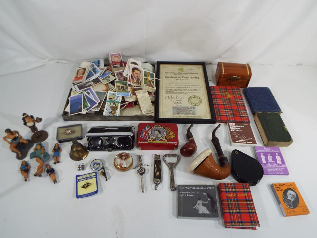 A mixed lot of collectables to include l