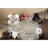 A good mixed lot to include a part tea service, retro glass vase, oil lamp, drinking glasses,