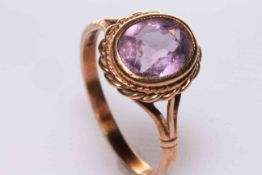 9 carat gold and amethyst ring