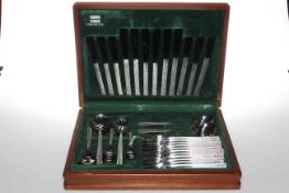 Viners Studio stainless steel canteen of cutlery