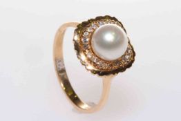 18 carat gold, cultured pearl and cubic zirconia ring,