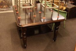 Late Victorian extending dining table and leaf on turned legs (no winder)