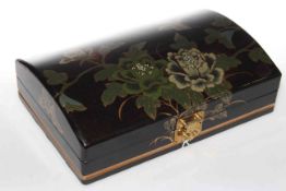 Japanese lacquered jewellery box with bird and foliate design