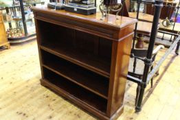 Late Victorian mahogany open bookcase with three adjustable shelves, 111.
