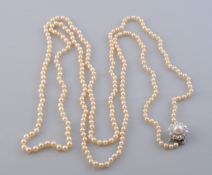 A NATURAL SALTWATER PEARL NECKLACE,