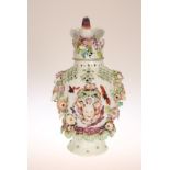 A DERBY PORCELAIN POT-POURRI FRILL VASE, c.