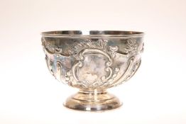 AN EDWARDIAN SILVER BOWL, William Hutton, London 1901, chased with foliage. 10.6oz, 11.