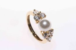 14 carat gold and cultured pearl ring,