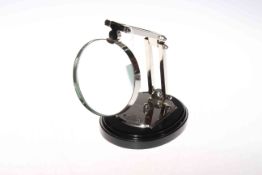 Desk top magnifying glass