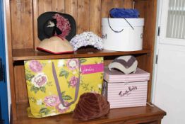 Thirteen ladies vintage and other hats in two hat boxes and bag