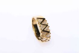 18 carat gold 'Zig Zag' ring set with eight trillion cut diamonds,