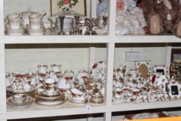 Large collection of Royal Albert 'Old Country Roses'