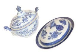 A CHINESE BLUE AND WHITE PORCELAIN TUREEN PAINTED IN THE FITZHUGH PATTERN, 18th century,