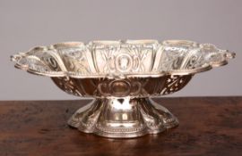 A LATE VICTORIAN SILVER DISH, George Howson, Sheffield 1900,
