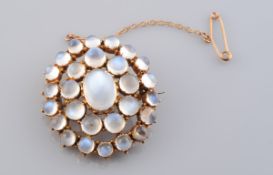 A LATE VICTORIAN MOONSTONE SET BROOCH,