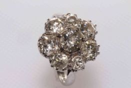 Good 18 carat gold and diamond cluster ring, approximately 2.