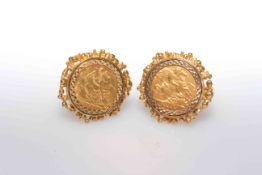 Pair of 9 carat gold mounted sovereign cufflinks, 1903 and 1907, gross 23.