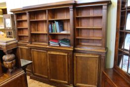 Early 20th Century oak breakfront cabinet bookcase,