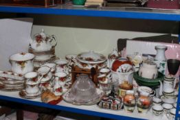 Collection of Royal Albert 'Old Country Roses' tableware,