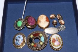 9 carat gold mounted cameo and other jewellery