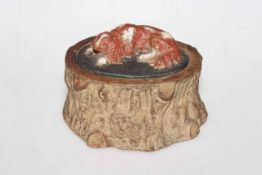 Log moulded box with dog lid