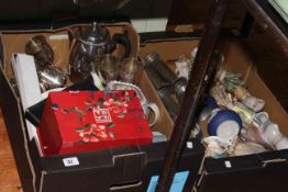 Two boxes with ornaments, vases, EP,