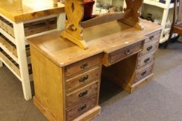 Late 19th Century/Early 20th Century nine drawer breakfront dressing table