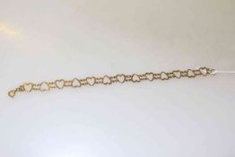 9 carat gold bracelet with heart-shaped links, approximately 3.