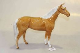 Large Beswick palomino racehorse
