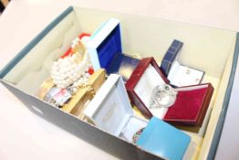 Box of predominantly costume jewellery