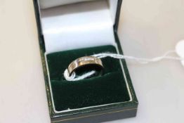 18 carat white gold wedding band,