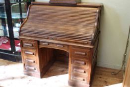 Early 20th Century oak roll-top desk,