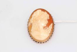 9 carat gold mounted cameo brooch